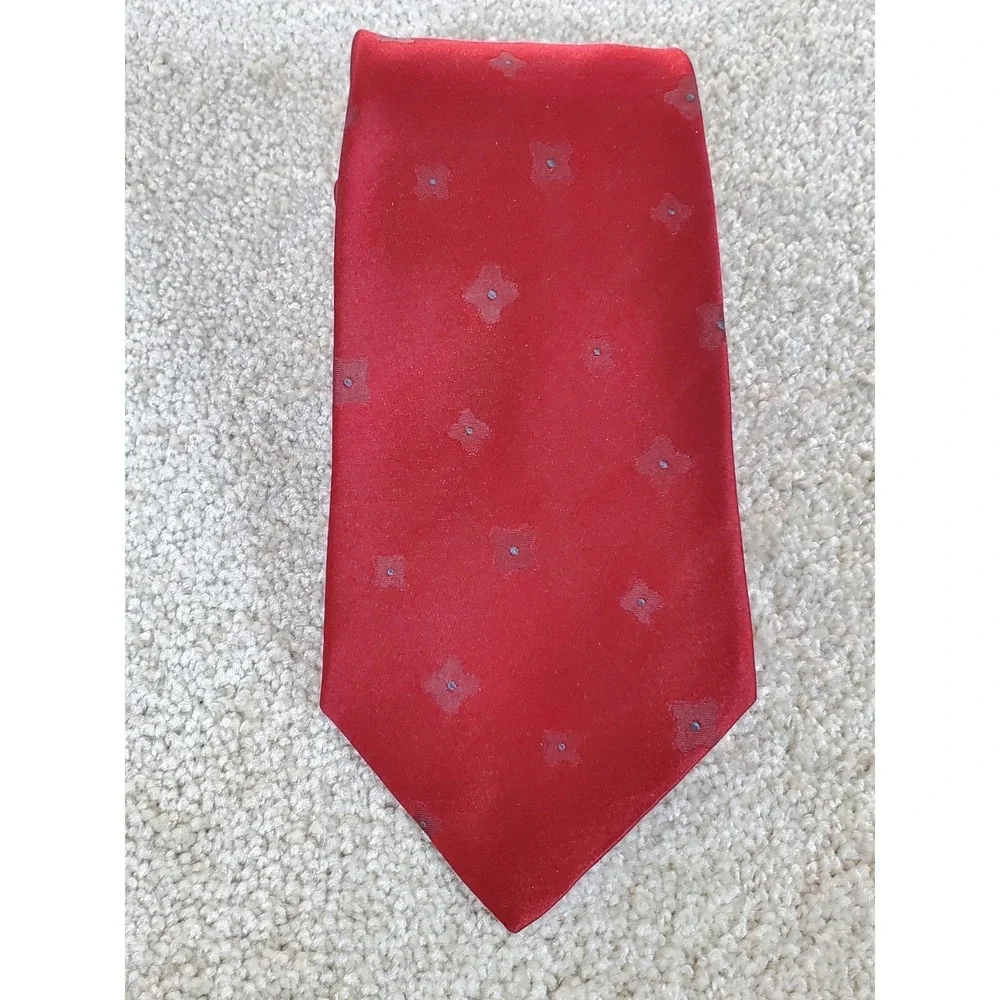 Salvatore Ferragamo Men's Neck Tie Red Abstract Pattern Silk 59 1/2